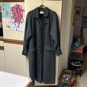 Men’s size 42 wool overcoat. In excellent shape, hardly ever worn.